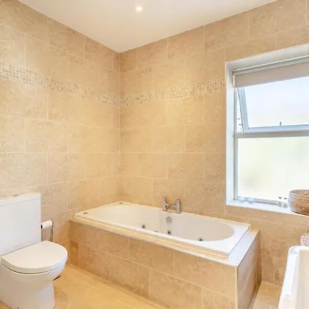 3 Bed In Oc-d32616 Harrogate