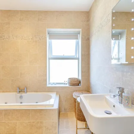 3 Bed In Oc-d32616