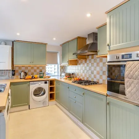 3 Bed In Oc-d32616 Harrogate