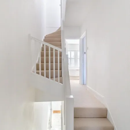 3 Bed In Oc-d32616 Harrogate